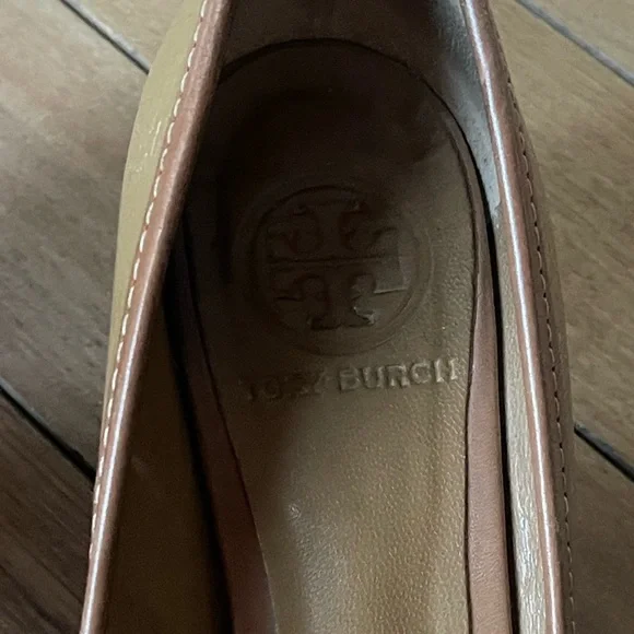 Tory Burch Aaden Logo Mid Heel Pumps Tan Brown Patent Leather Size 7.5 - Picture 5 of 15